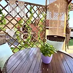 Апартаменти 80m Sun Deck By Deihu Experiences *