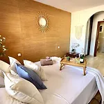 Апартаменти 80m Sun Deck By Deihu Experiences Адехе